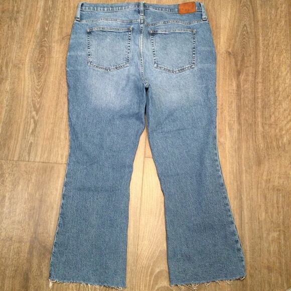 J. Crew 9" demi boot crop jean medium wash 32 raw hem - Picture 8 of 9